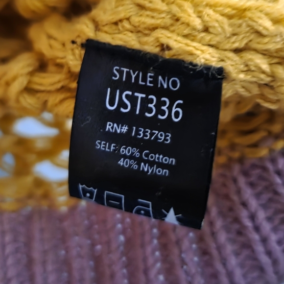 NWOT POL SZ SM Mustard Open-Knit Sweater with Pink Trim and Daisy Accent - Picture 3 of 4